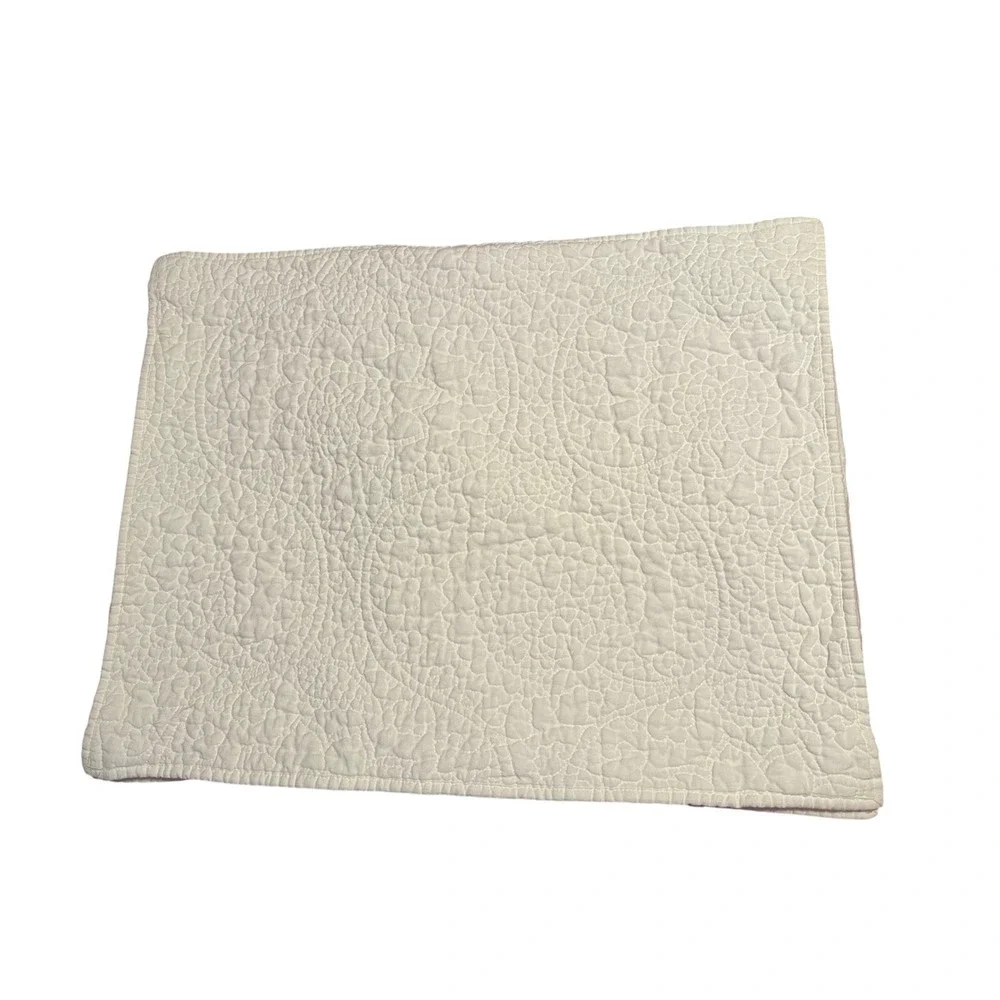 Pottery Barn White Quilted Pillow Shams Standard Set of 2 Floral Medallion Linen